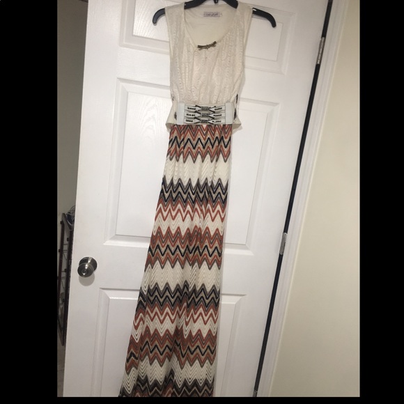 Lace maxi dress - Picture 1 of 3